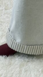 Calças de ganga com riscas na bainha - Image 5