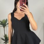 Top peplum preto