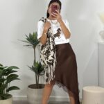 Saia castanha acetinada assimétrica - Lumina