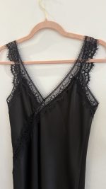 Vestido/Túnica preto assimétrico com renda - Image 2