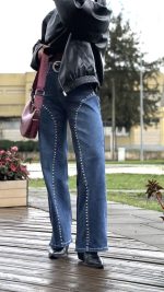 Calças de ganga com tachas - Image 2