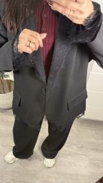 Blazer preto com renda - Lumina - Image 4