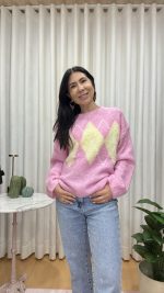 Camisola rosa losangos amarelos