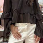 Blusa folhos castanha