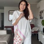 T-shirt com lenço - LUMINA