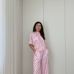 Conjunto rosa bolinhas castanhas