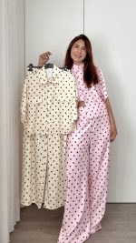 Conjunto amarelo bolinhas castanhas