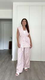 Conjunto calça e colete flores rosa