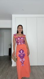 Conjunto saia e top laranja bordados roxos - Image 2