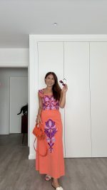 Conjunto saia e top laranja bordados roxos - Image 6