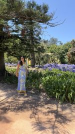 Conjunto saia e top vichy azul com bordados amarelos - Image 7
