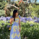 Conjunto saia e top vichy azul com bordados amarelos