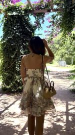Vestido curto folhos - Image 9